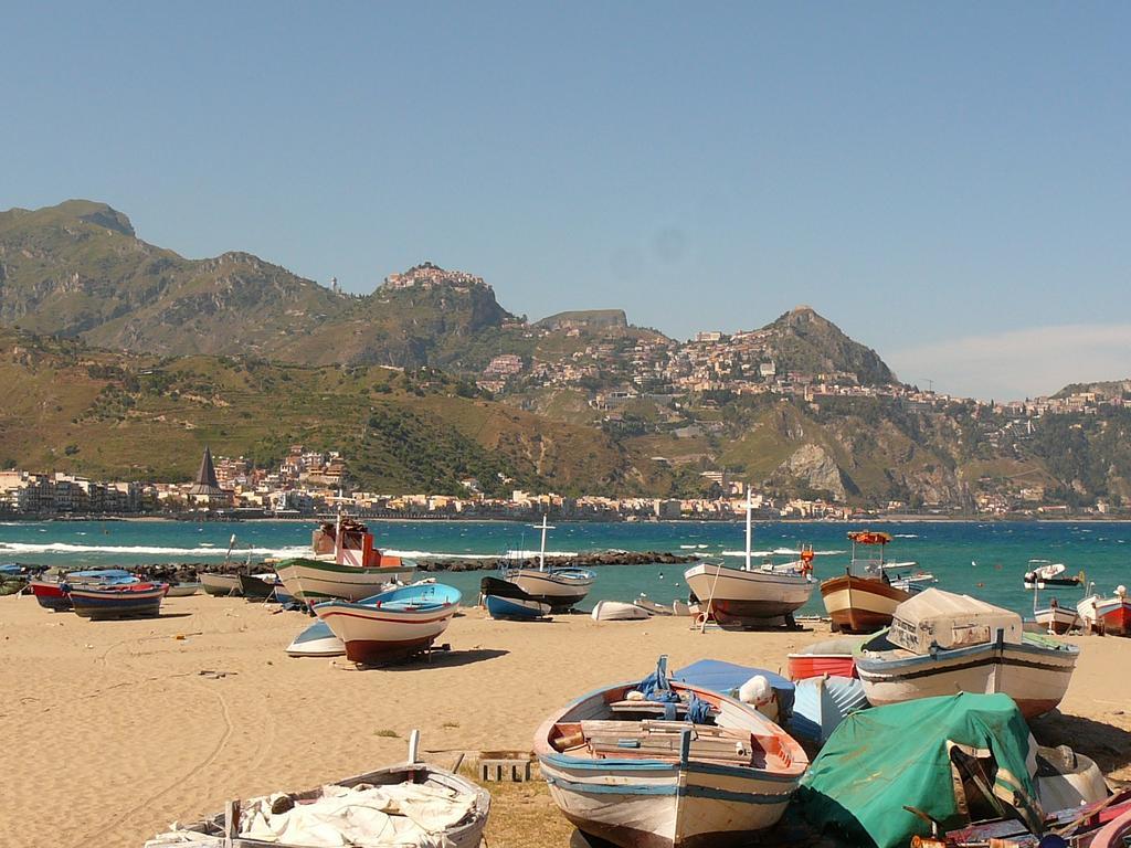 B&B Villa Palici Giardini Naxos Bagian luar foto